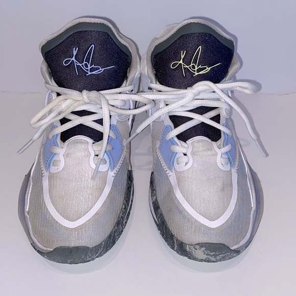 Nike Kyrie Infinity White Iron Basketball Grey Shoes - Picture 2 of 6